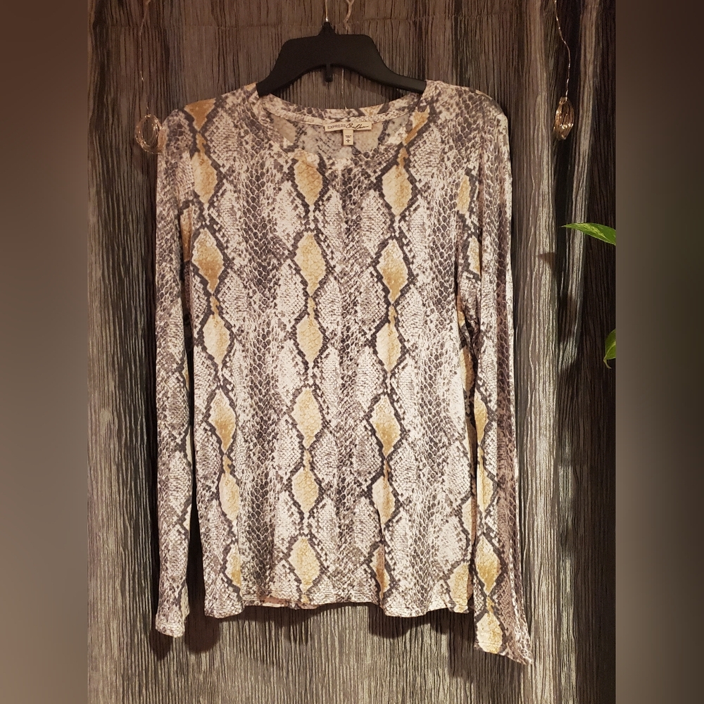 Long sleeve top